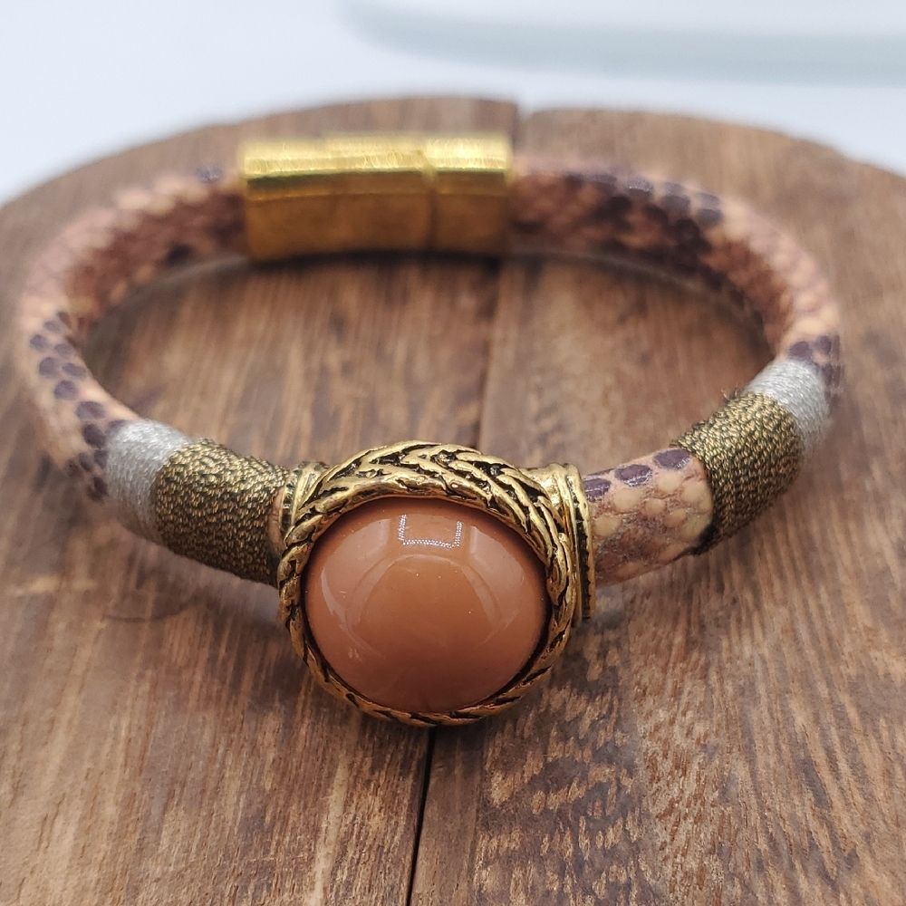 Gold-Tone Peach Stone Leapord Print Women's Bracelet B3427